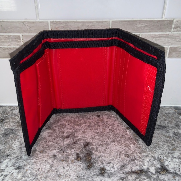 NEW Vintage 1993 NHL Detroit Red Wings Trifold Wallet Never USED - Picture 3 of 5